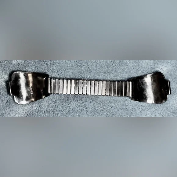 Estate sale..Men’s Navajo style Silver and Turquoise expansion watch band - Picture 2 of 3